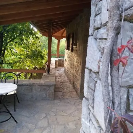 τείχιο πατρικό - Tihio Patriko - πέτρινη Сasa de vacaciones